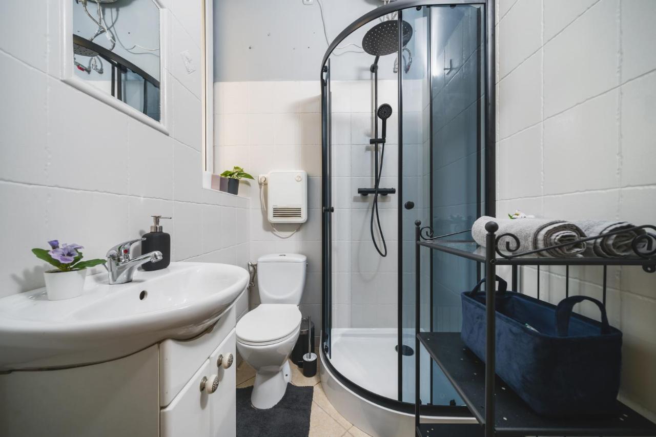 2 Bedroom Apartment Next To The Main Railway Station - By Upstairs Krakow Luaran gambar